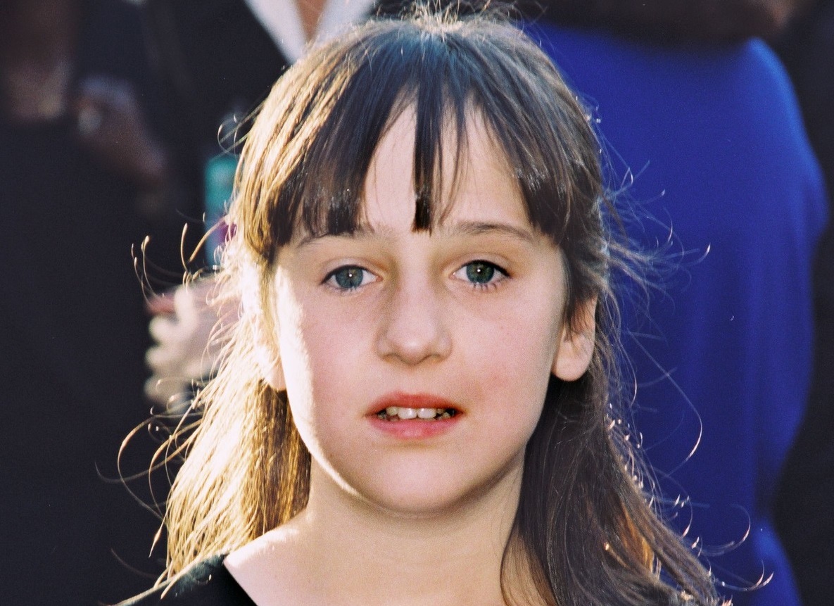 SLAVNI GLUMCI SU TOKOM SNIMANJA POZNATOG DEČIJEG FILMA POMOGLI MLADOJ GLUMICI DA PREBRODI NAJTEŽI PERIOD U ŽIVOTU: Najdirljiviju priču iz 90-ih sigurno nikad niste čuli