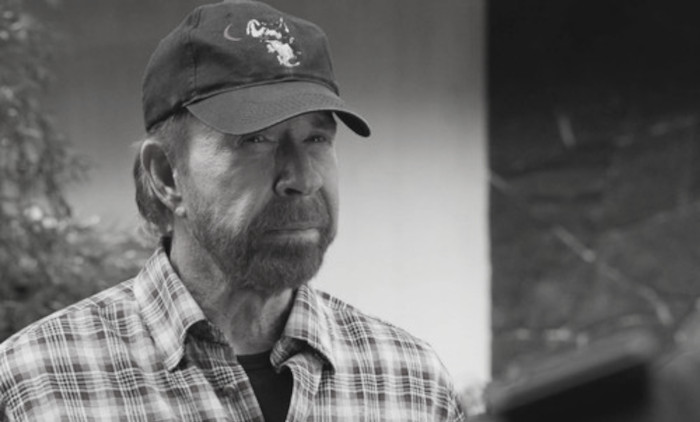 UMRO ČAK NORIS: Porodica objavila tužne vesti - "Teška srca saopštavamo da je iznenadno preminuo juče ujutru" (FOTO)