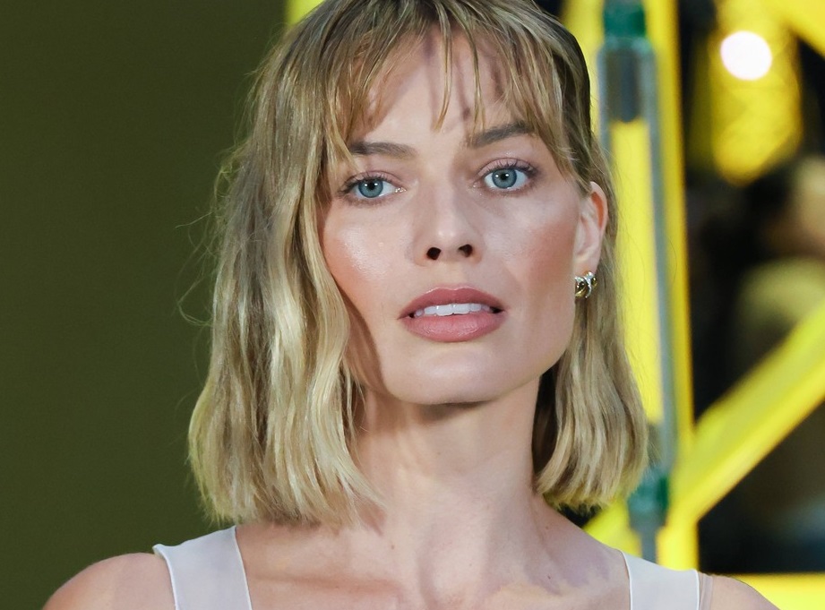 CEO SVET PRIČA DA SE UPROPASTILA, NJENO POSLEDNJE IZDANJE TO DEMANTUJE: Margo Robi je i dalje šik! (FOTO)