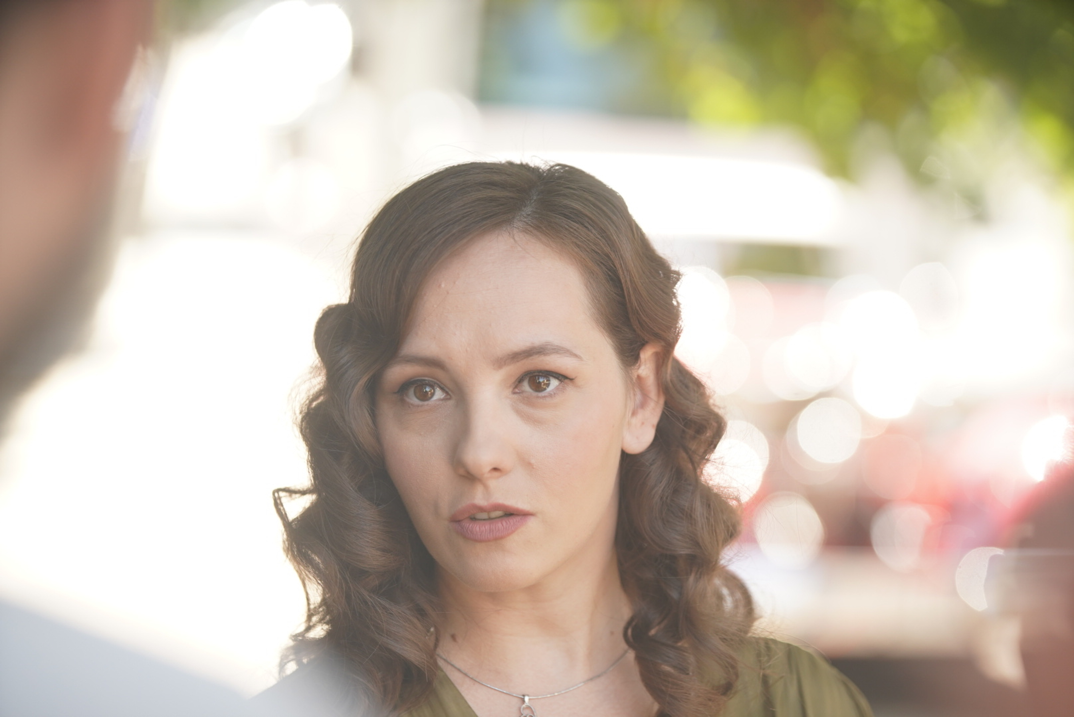 DEDA JOJ SE UBIO ISPRED SKUPŠTINE, A UBRZO POSLE TOGA I OTAC: Nepoznati detalji iz života naše glumice (FOTO)