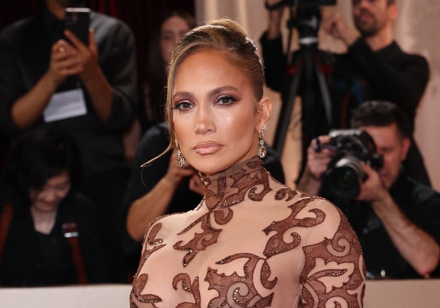 SNIMAK SA NASTUPA DžEJ LO POSTAO VIRALAN, A RAZLOG JE- BEN: Izvela momka iz publike na scenu, a pogledajte kako je reagovala kad je čula da se zove!