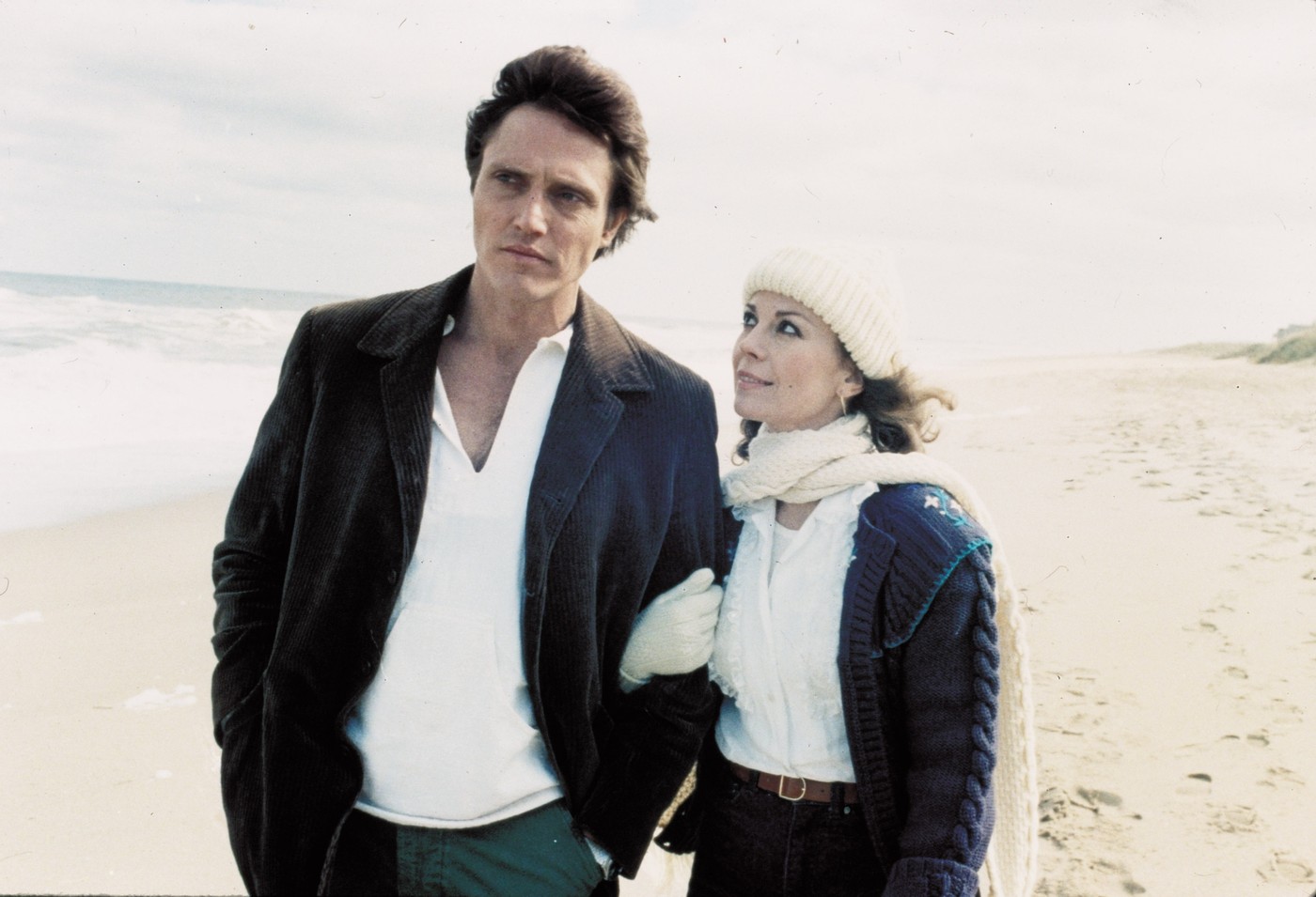 PRELEPA GLUMICA OTIŠLA NA KRSTARENJE SA MUŽEM I LJUBAVNIKOM, PA SE DESILA KATASTROFA: Telo joj našli u vodi, glumac godinama odbija da kaže istinu