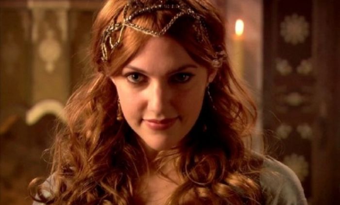 DOŽIVELA NERVNI SLOM, PA POKUŠALA DA SE UBIJE: Glumica koja je tumačila lik sultanije Hurem je iza kamera prolazila kroz pakao