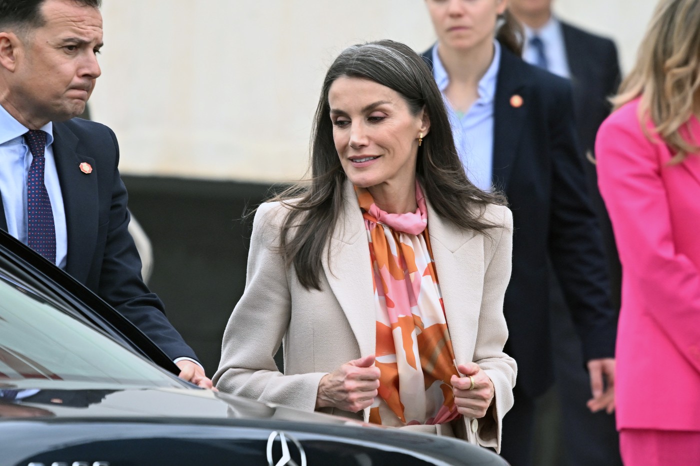 KRLJICA LETICIJA NE ODUSTAJE OD SEDE KOSE I ODLIČNO JOJ STOJI: Pojavila se u prolećnom odelu i cipelama koje su se vratile na velika vrata (FOTO)