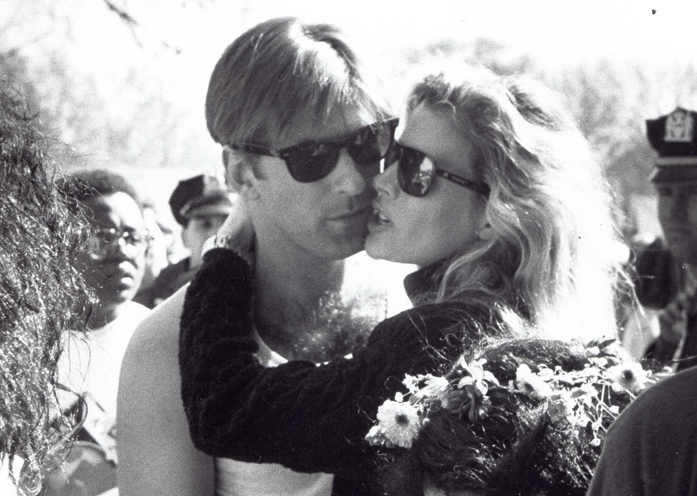 PROŠLO JE 24 GODINE OD NJIHOVOG BURNOG RAZVODA, A SADA GA JE ŠOKIRALA SVOJIM POTEZOM: Ceo svet gleda objavu Kim Besindžer! (VIDEO)