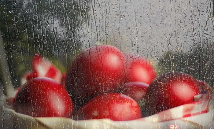 ŠTA ZNAČI AKO PADNE KIŠA NA VELIKI PETAK: Naši preci su verovali da su to božije suze i da nas čeka teška godina