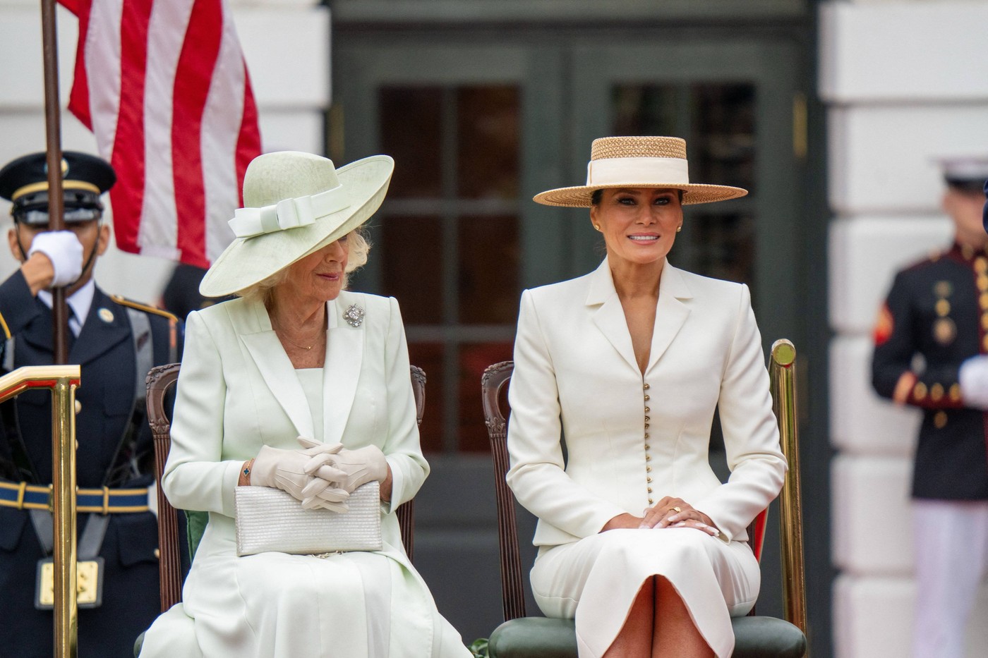 Kamila zbunila Melaniju pričom o "mokrim zadnjicama": Slovenka nije razumela britanski humor - snimak postao viralan (video)