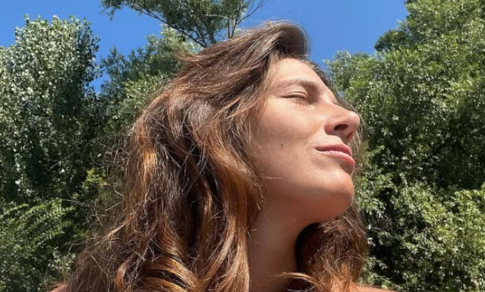 RADILA NA TEZGI I RIBALA TOALETE, PA ODLUČILA DA PROMENI ŽIVOT: Naša glumica je prošla trnovit put da bi ostvarila svoj san