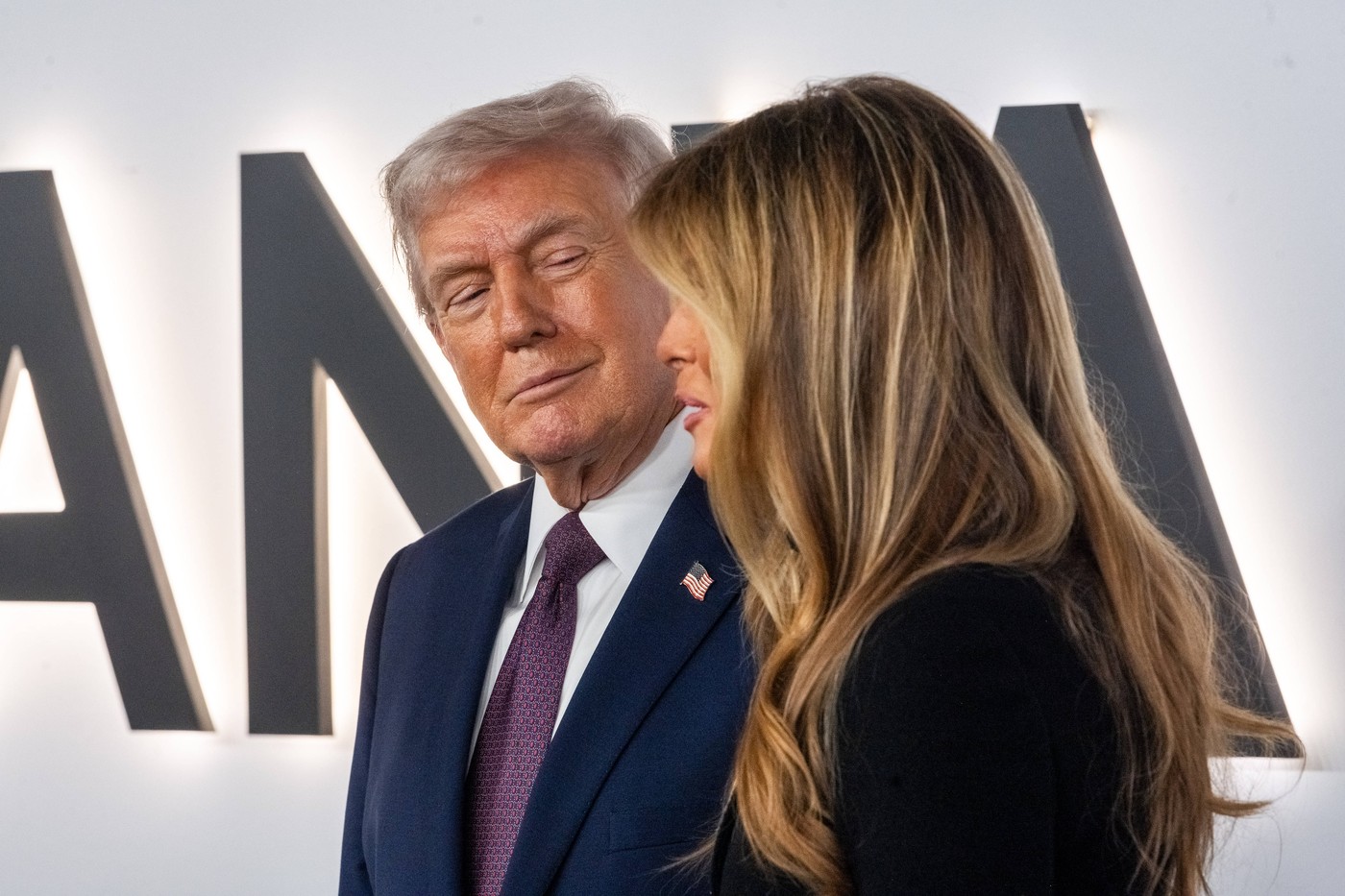 "KAD NEKO KAŽE DA SAM SA NJIM JER JE BOGAT I SLAVAN...": Melanija zapušila usta voditelju!