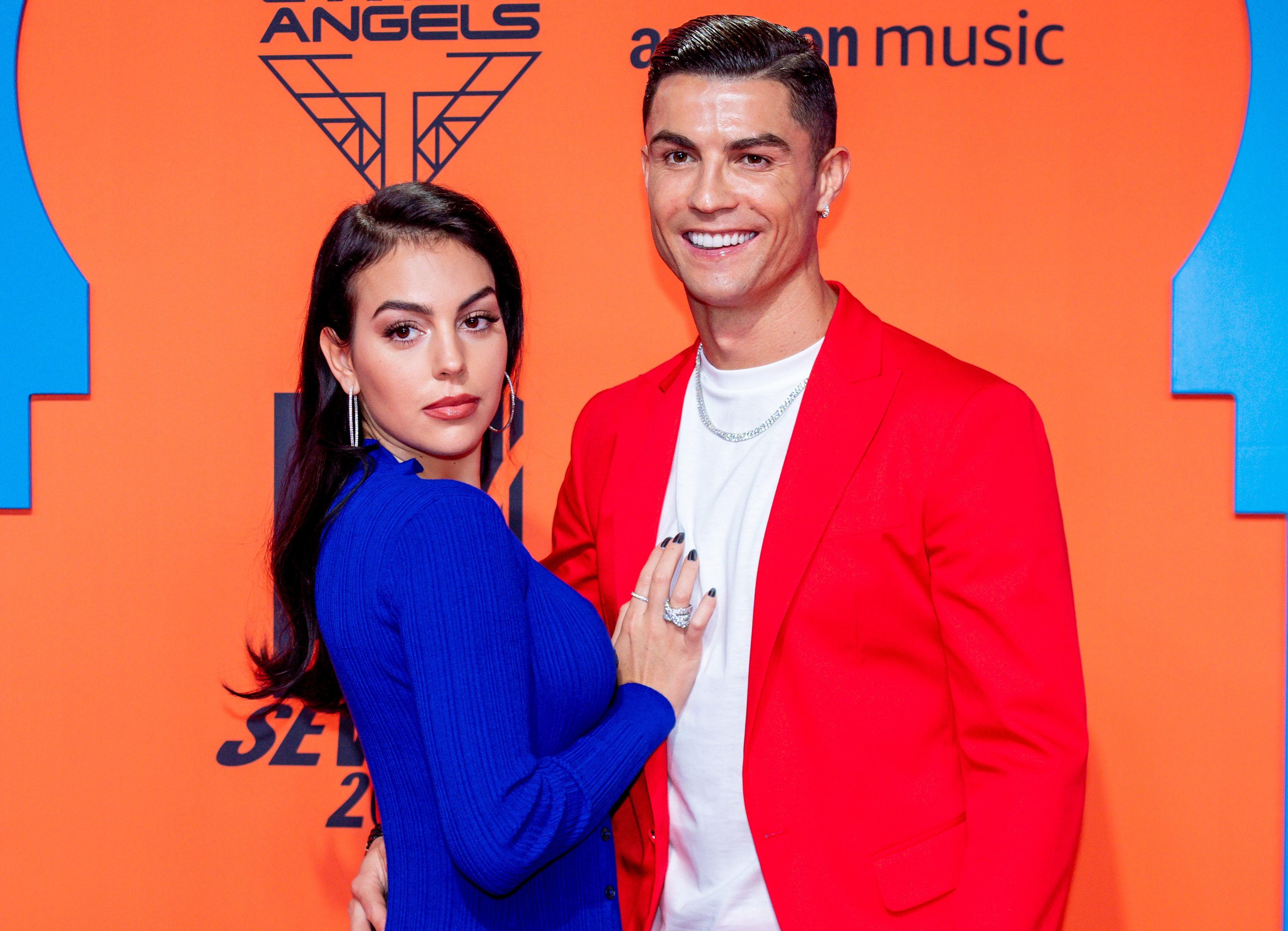 KRISTIJANO RONALDO I GEORGINA OTKRILI DETALJE VENČANJA: Venčali se u dnevnoj sobi, a žene će oduševiti šta je nosila manekenka (FOTO)