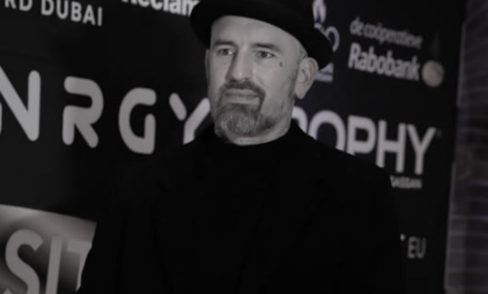 SLAVNI PEVAČ (43) PRONAĐEN MRTAV U JEZERU: "Nećake su ga tražile celu noć"