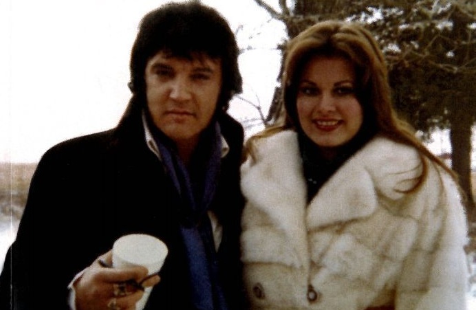 ELVISOV BIZARNI FETIŠ BIO JE PREVIŠE ZA NJU: Ostavila ga je pred venčanje, a njegove poslednje reči nikad nije zaboravila (FOTO)