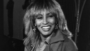 Добијала је батине од мужа сваки дан, уселио три љубавнице у њихову кућу: Сахранила оба сина, па му се горко осветила за сваку сузу (фото)