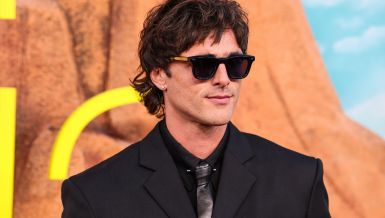 Најлепши млади глумац на свету више није слободан? Освојила га је позната манекенка (ФОТО) 