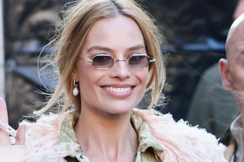 MARGO ROBI U VINTIDž KREACIJI DžONA GALIJANA: Obukla minić, otkrila stomak, pokazala haltere! (FOTO)