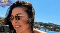 ИМА 83. ГОДИНЕ И ИЗГЛЕДА КАО ЗМАЈ: Султанија се сликала у купаћем костиму и нико не може да верује својим очима! (ФОТО) 