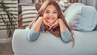 У КОМ УЗРАСТУ ДЕТЕ МОЖЕ ДА ОСТАНЕ САМО КОД КУЋЕ? Када је прерано? 