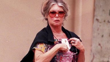 BRIŽIT BARDO SE ZALJUBILA U TADA SKROMNU RIBARSKU KUĆU BEZ STRUJE I VODE: Ovako izgleda dom poznate glumice koja će biti sahranjena 7. januara