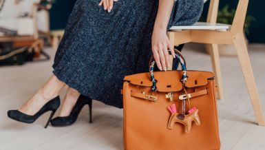 U 2026. GODINI ĆE SVE ŽENE ŽELETI OVAKVE NOKTE: Simbol su luksuza 