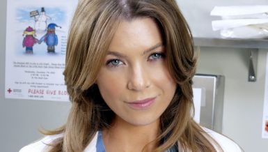 ОТКРИВЕН РАЗЛОГ ЗАШТО ЈЕ МЕРЕДИТ ГРЕЈ НОСИЛА МАЈИЦЕ ИСПОД УНИФОРМЕ У СЕРИЈИ \