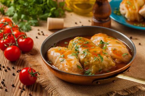 RECEPT ZA POSNU SARMU: Jedna letnja namirnica umesto mesa potpuno menja ukus 