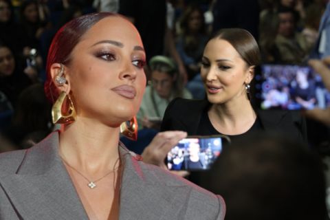 "POSTALA JE PROVIDNA I DOSADNA, OTIMA KOLEGAMA MIKROFONE": Aleksandra Prijović se našla na meti kritika