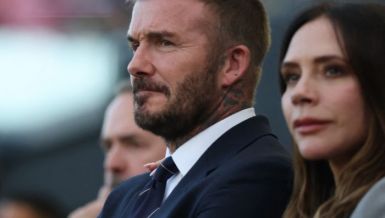 NAPOKON OTKRIVENO ZAŠTO BRUKLIN KOMUNICIRA PREKO ADVOKATA SA RODITELJAMA: Isplivali detalji sukoba Dejvida i Viktorije sa sinom!