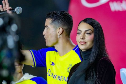 LJUBAVNA PRIČA KRISTIJANA RONALDA I GEORGINE JE POČELA KAO U FILMU: Bila je prodavačica koja nije ni sanjala šta je čeka 