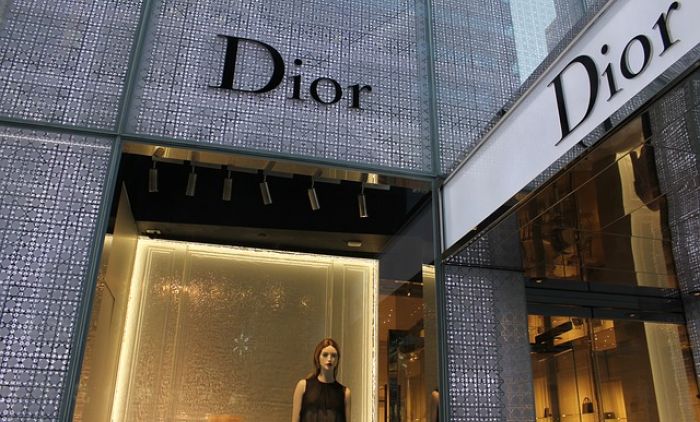 1644275057_dior-g4dfdcdad9_640.jpg