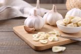 1793437406_aromatic-cut-garlic-cloves-bulbs-Depositphotos_705853190_S.jpg