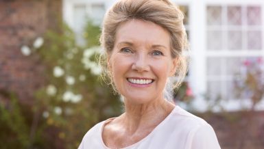 NAJBOLJE BOJE ZA KOSU ZA ŽENE IZNAD 50. GODINE: Osvetliće ten i smanjiti vidljivost bora 