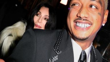 ПЛАНИРА ДА СЕ УДА ЗА 40 ГОДИНА МЛАЂЕГ, а изгледа да је ово разлог