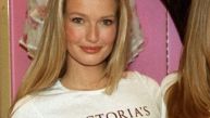BILA JE JEDNA OD NAJLEPŠIH ŽENA NA PLANETI, ZVALI SU JE ŽIVOM BARBIKOM: Gde je danas Karen Mulder, žena koja je devedesetih postala prvi Viktorijin anđeo?