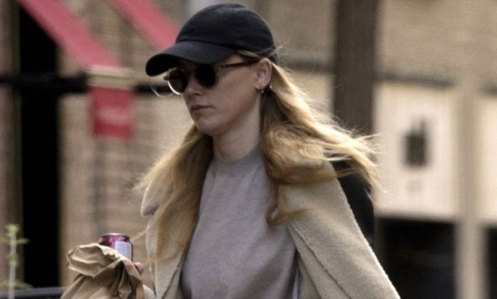 Proterana iz Holivuda nakon suđenja na kome joj se bivši smejao u lice: Pobegla u Španiju i sada gradi život sa troje dece – potpuno sama