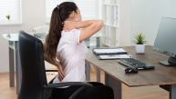 ЗНАТНО СМАЊУЈЕ УТИЦАЈ ДУГОГ СЕДЕЊА: Научници утврдили колико пута у току рада треба устати са столице 
