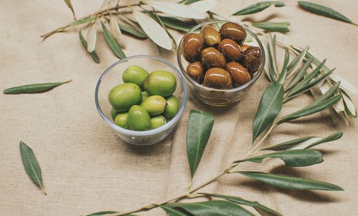 1643496903_olives-ge6f59f82c_640.jpg
