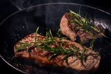 1629803511_steak-3766548_1280.jpg