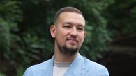 ИНЦИДЕНТ НА НАСТУПУ УРОША ЖИВОКОВИЋА: Певача гађали ледом на Шабачком вашару (ВИДЕО)