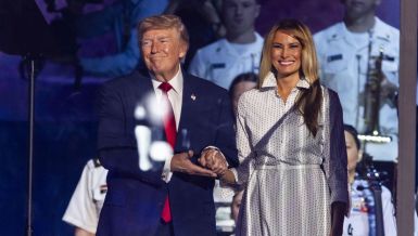 ČOVEK KOGA ZOVU LJUDSKI DETEKTOR LAŽI ANALIZIRAO KAKO SE MELANIJA PONAŠA PORED TRAMPA: Prva dama oduševila svojim stilom ali ovo joj neće oprostiti