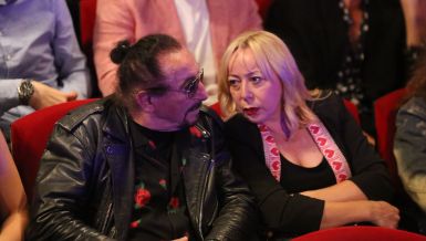 КАДА СУ СЕ УПОЗНАЛИ ОНА ЈЕ ИМАЛА 18, А ОН 52. ГОДИНЕ: Жељко Бебек тврди да га је судбина спојила са садашњом супругом