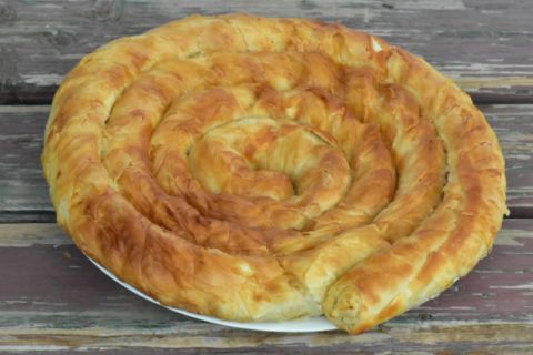 TRIK ZA SAVRŠENU DOMAĆU PITU: Tajna je u prelivu koji joj daje fenomenalan ukus