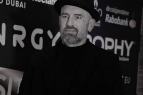 SLAVNI PEVAČ (43) PRONAĐEN MRTAV U JEZERU: "Nećake su ga tražile celu noć"