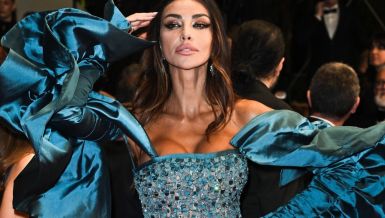 КАЖУ ДА ОД ЊЕ НЕМА ЗАНОСНИЈЕ ЖЕНЕ НА ПЛАНЕТИ, А САДА ЈЕ ТО И ДОКАЗАЛА: Фатална Румунка је синоћ у Кану украла сву пажњу! (ФОТО)