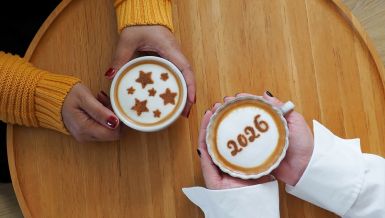 ПРЕМА ТУРСКОМ ХОРОСКОПУ ОНИ ЋЕ БИТИ НАЈСРЕЋНИЈИ У 2026. ГОДИНИ: Очекују их кључне промене 