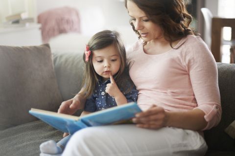 Učite dete da čita? Pet saveta za brže i lakše učenje 