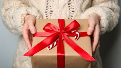 ПОКЛОНИ ЗА СЛАВУ КОЈЕ ОДМАХ ТРЕБА ДА БАЦИТЕ: Наши преци су веровали да доносе несрећу