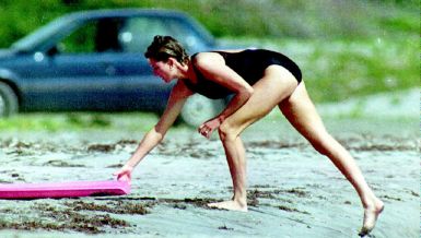 ISPLIVALE NOVE FOTOGRAFIJE PRINCEZE DAJANE KOJE JE VALENTINO GODINAMA KRIO OD JAVNOSTI: Uživala na jahti sa bugarskim princom u bikiniju! 