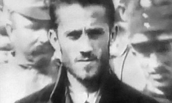 1646857502_77078_gavrilo-princip-outside-court_f.jpg