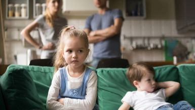 У КОМ УЗРАСТУ ЋЕ ДЕТЕ НАЈЛАКШЕ ПОДНЕТИ РАЗВОД РОДИТЕЉА? Овако је говорио Владета Јеротић