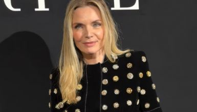 MIŠEL FAJFER OSTAVILA SVET BEZ DAHA SVOJIM IZGLEDOM SINOĆ U PARIZU: Kako uspeva da u 67. godini ima najlepše lice u Holivudu? 